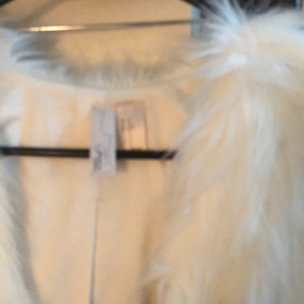Fur coat - Picture 2 of 2